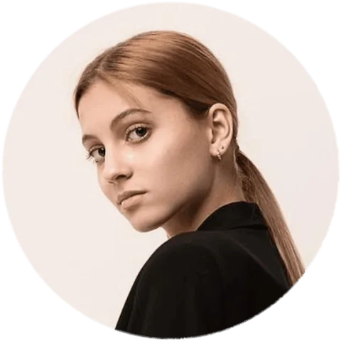 Карина Камінєва