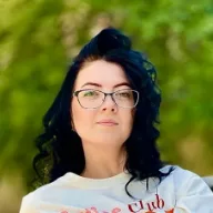 Марина Суханова
